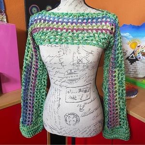 Women's long sleeve crop crochet pullover